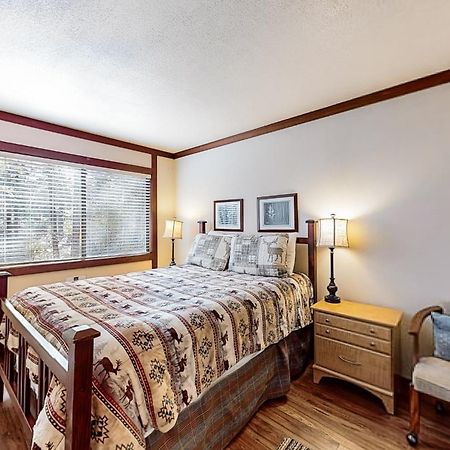 Creekside Retreat & Sierra Townhome Инклайн Вилидж Стая снимка