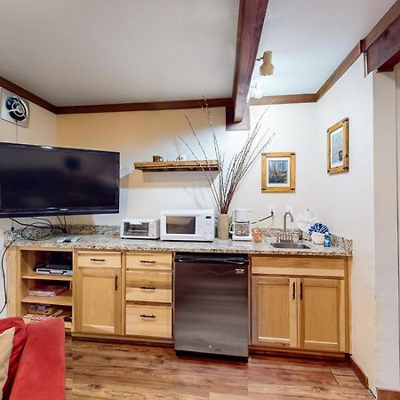 Creekside Retreat & Sierra Townhome Инклайн Вилидж Стая снимка